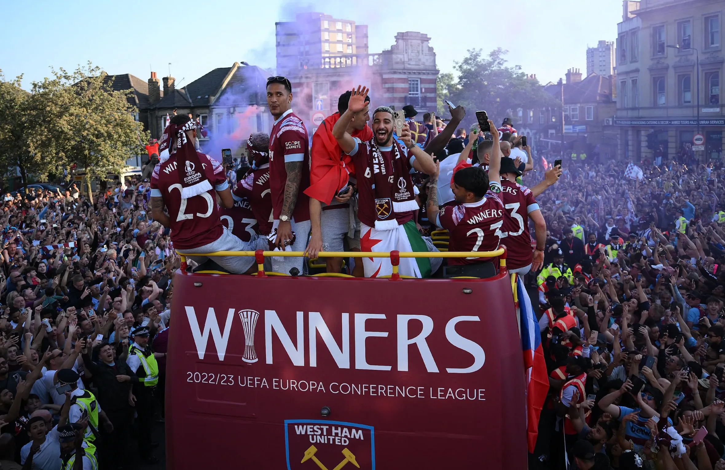 FBL-EUR-C4-WEST HAM-PARADE