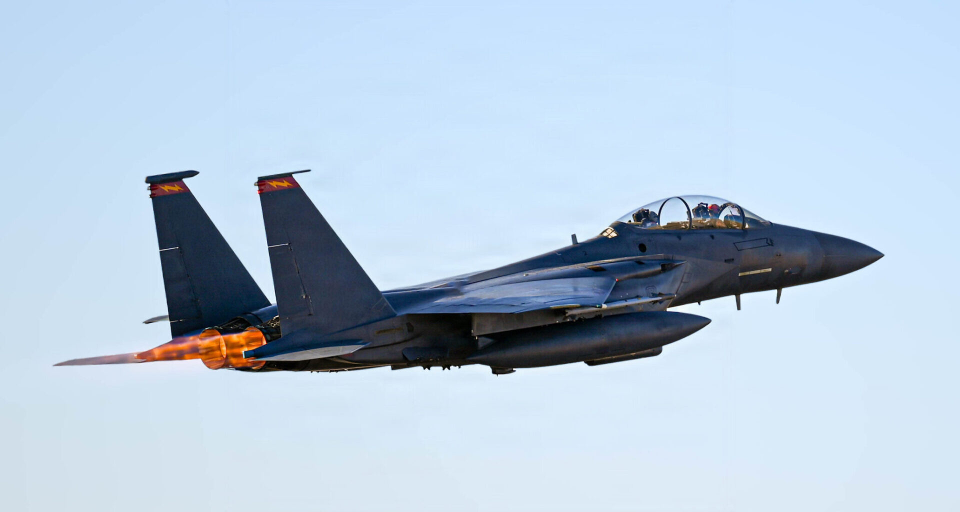 F-15E Aviator Missing in Iran Rescued by US Forces