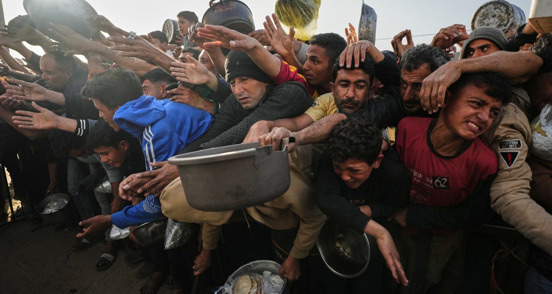Global hunger report warns of rising malnutrition and famine risks | Infographic News