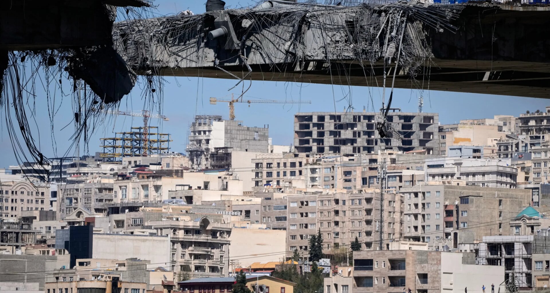 Trump Again Threatens to Bomb Iran's Power Plants If Strait of Hormuz Not Open by Tuesday