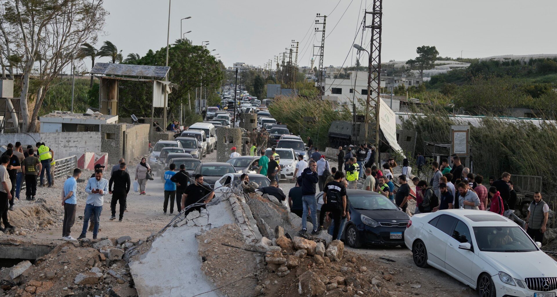 Displaced Lebanese families return home despite Israeli attacks | Israel attacks Lebanon News