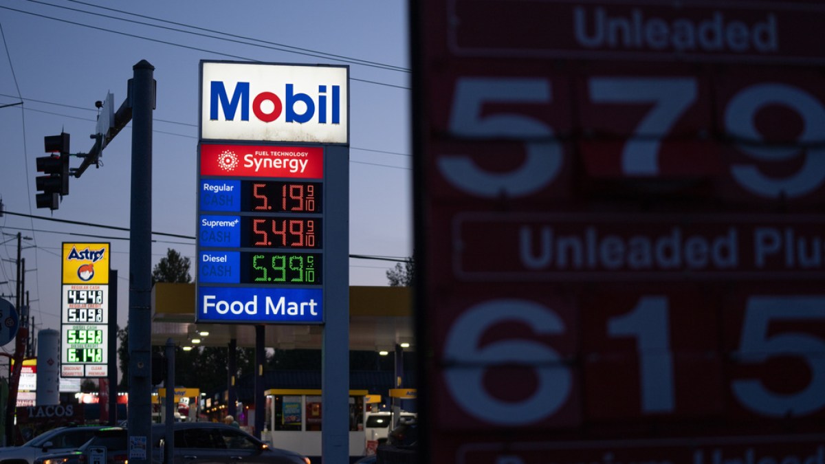 US gas reaches $4.30 per gallon; Trump says prices will drop after Iran war | US-Israel war on Iran News
