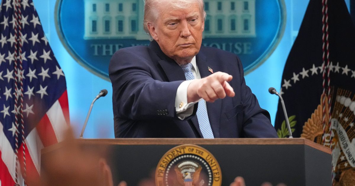 Trump pulls back on Iran threats for 2 weeks, subject to Iran agreeing to terms :: WRAL.com