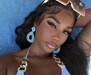 Relatives of Ashly Robinson, known online as Ashlee Jenae, say her fiancé stopped communicating with them following her death on a vacation