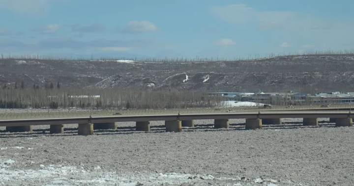 Flooding fears prompt evacuation alert for residents near Fort McMurray