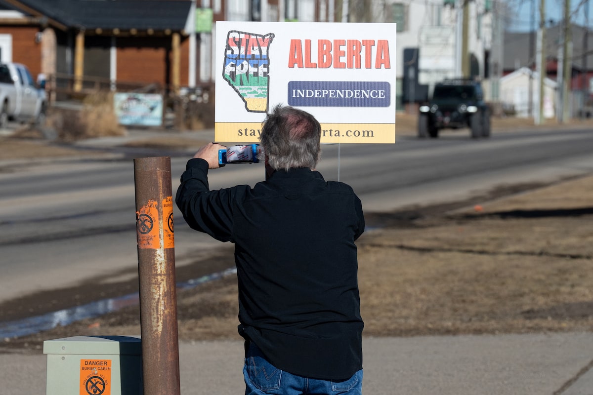 Judge temporarily blocks Alberta’s chief electoral officer from certifying provincial independence petition