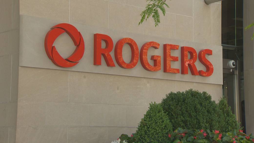 Click to play video: 'Business Matters: Rogers lays off ‘small percentage’ of customer service employees'