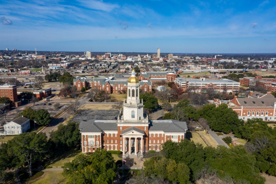 Turning Point event at Baylor prompts debate, progressive option