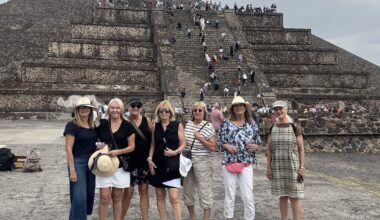 B.C. tourists smile at Mexico pyramid. Behind them, a gunman, moments before killing - CTV News
