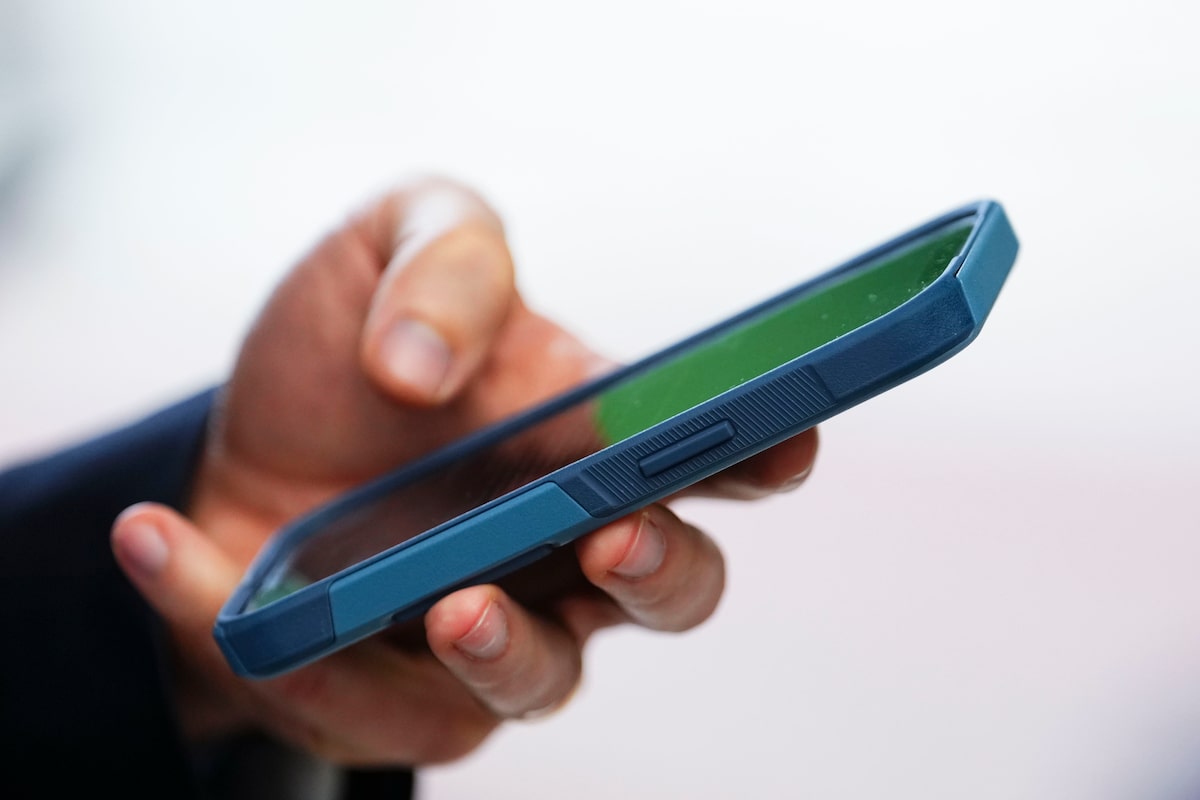 CRTC orders telecoms to allow customers to cancel, change plans without a service rep