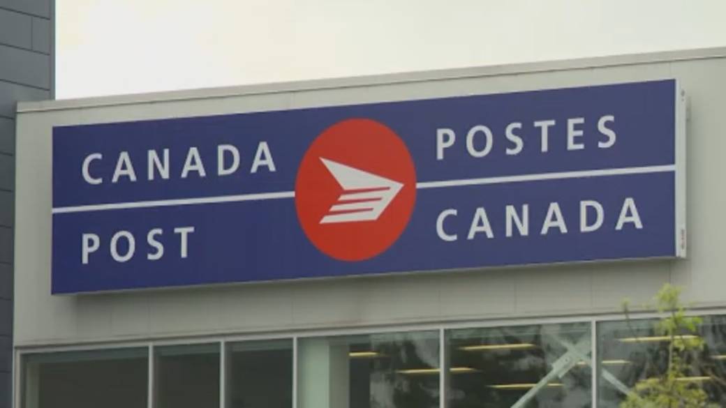 Click to play video: 'Carney government accepts reform plan as Canada Post loses millions daily'