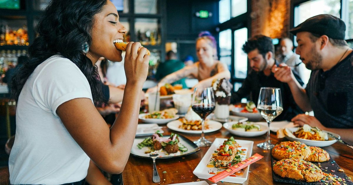 Restaurants are forcing us to put phones away, and I’m not complaining