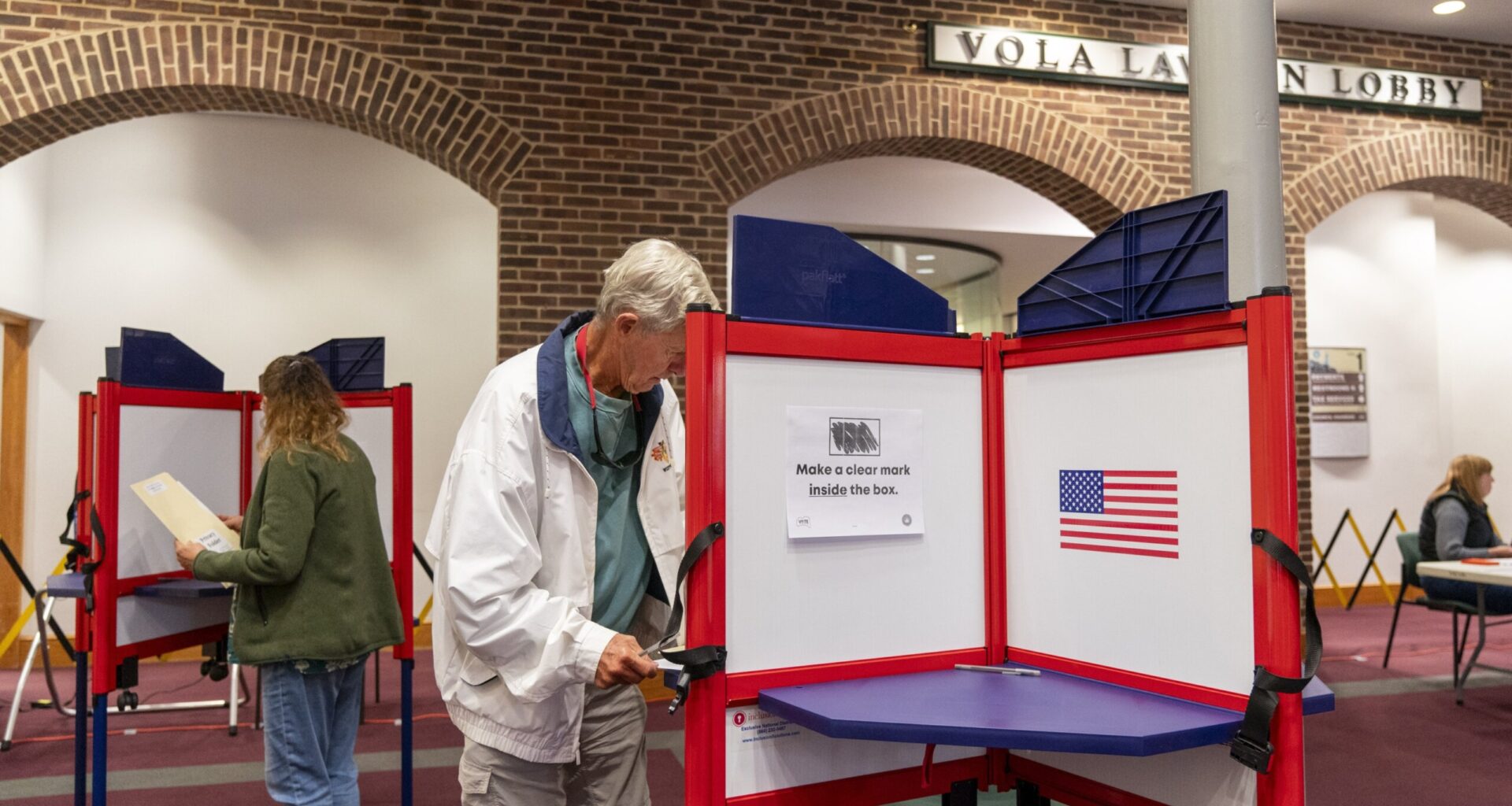 Early voting picks up in Northern Virginia ahead of redistricting referendum