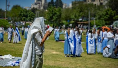 Blue skies, white smoke: Israelis celebrate 78 years of independence