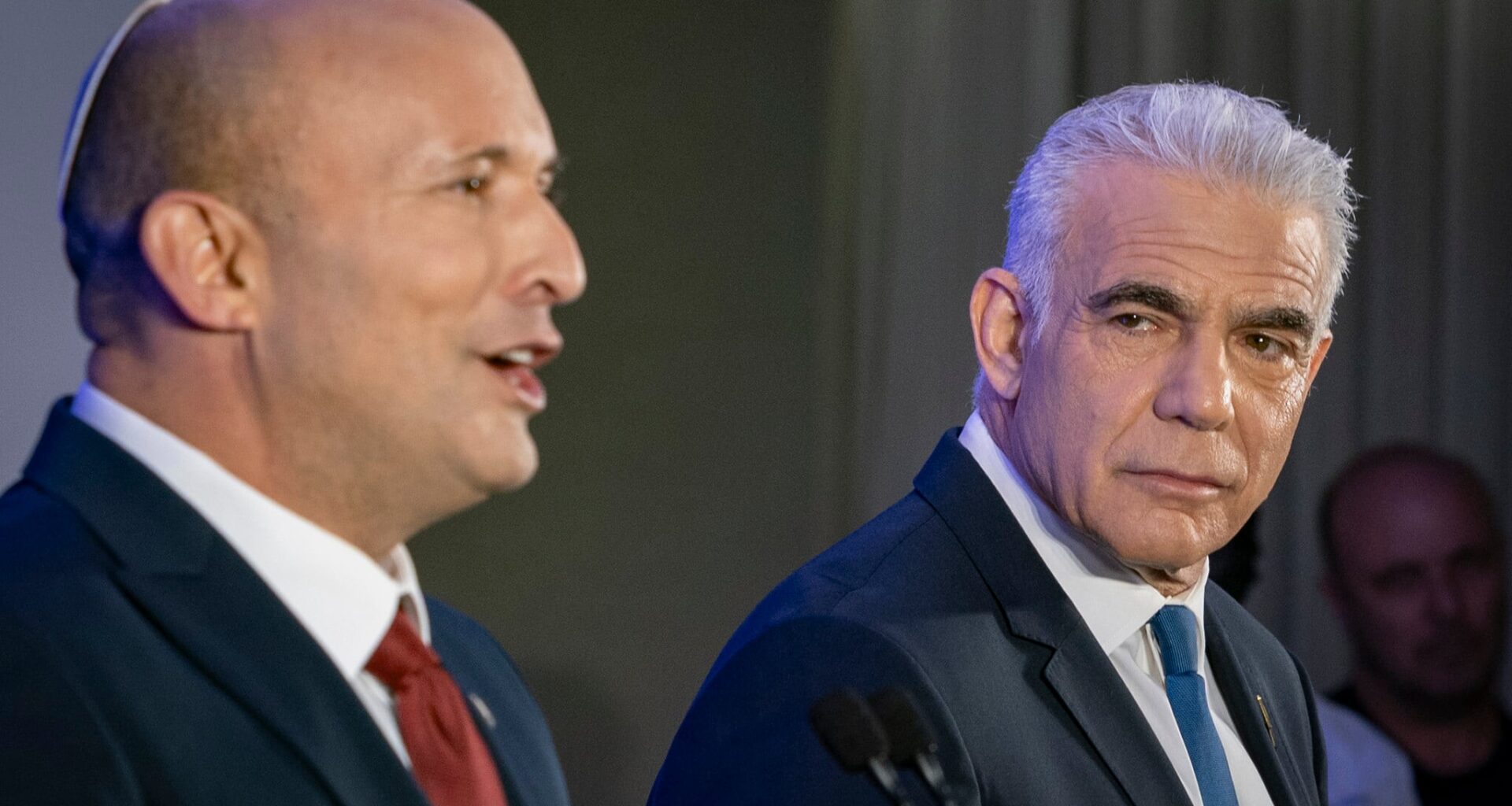Poll shows new Lapid-Bennett union edging out Likud as largest party