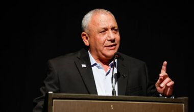 Eisenkot welcomes Bennett-Lapid union but says: To win, we need to bring in more votes