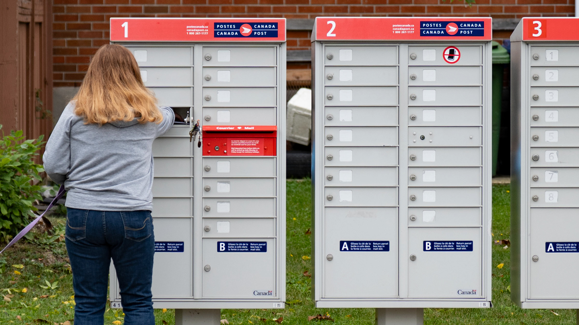 Click to play video: 'Canada Post announces addresses which will lose door-to-door delivery in its 1st phase'