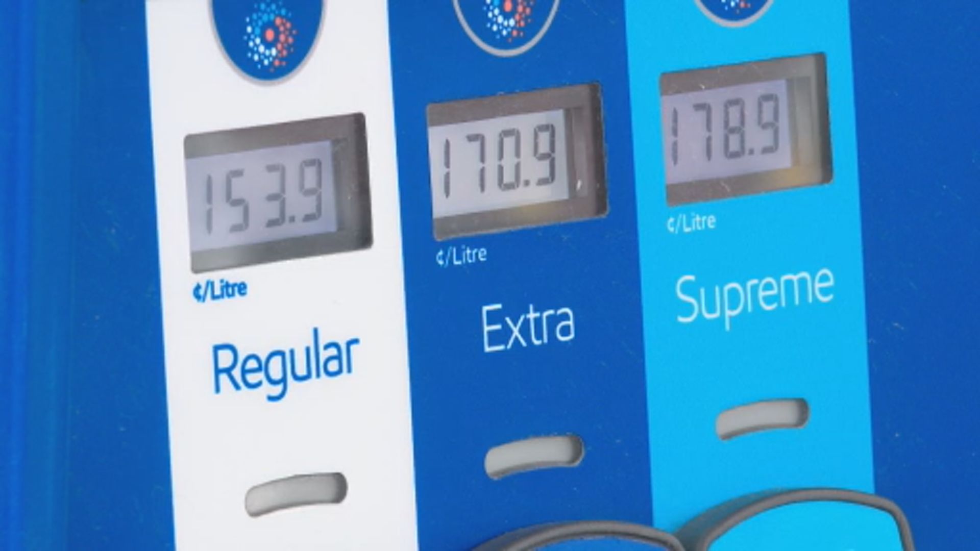 Click to play video: 'Premier Danielle Smith says scrapping the fuel tax wouldn’t fully help with high gas prices'