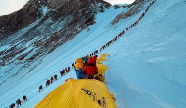 Mount Everest guides accused of targeting climbers in alleged $20M fake rescue scheme - National