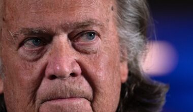 Supreme Court throws out ruling upholding Steve Bannon's contempt of Congress conviction