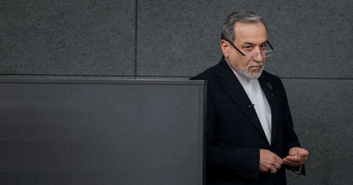 Iran’s foreign minister back in Pakistan, but uncertainty clouds peace talks - politico.eu