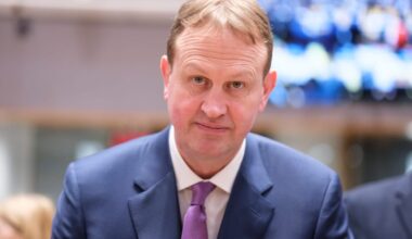 Ireland deploys army to clear protests blocking key ports – POLITICO