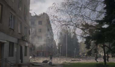 Ukraine-Russia blame game over Easter ceasefire violations – POLITICO