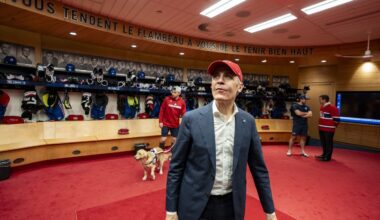 PM Mark Carney visits Canadiens' dressing room after win against Lightning