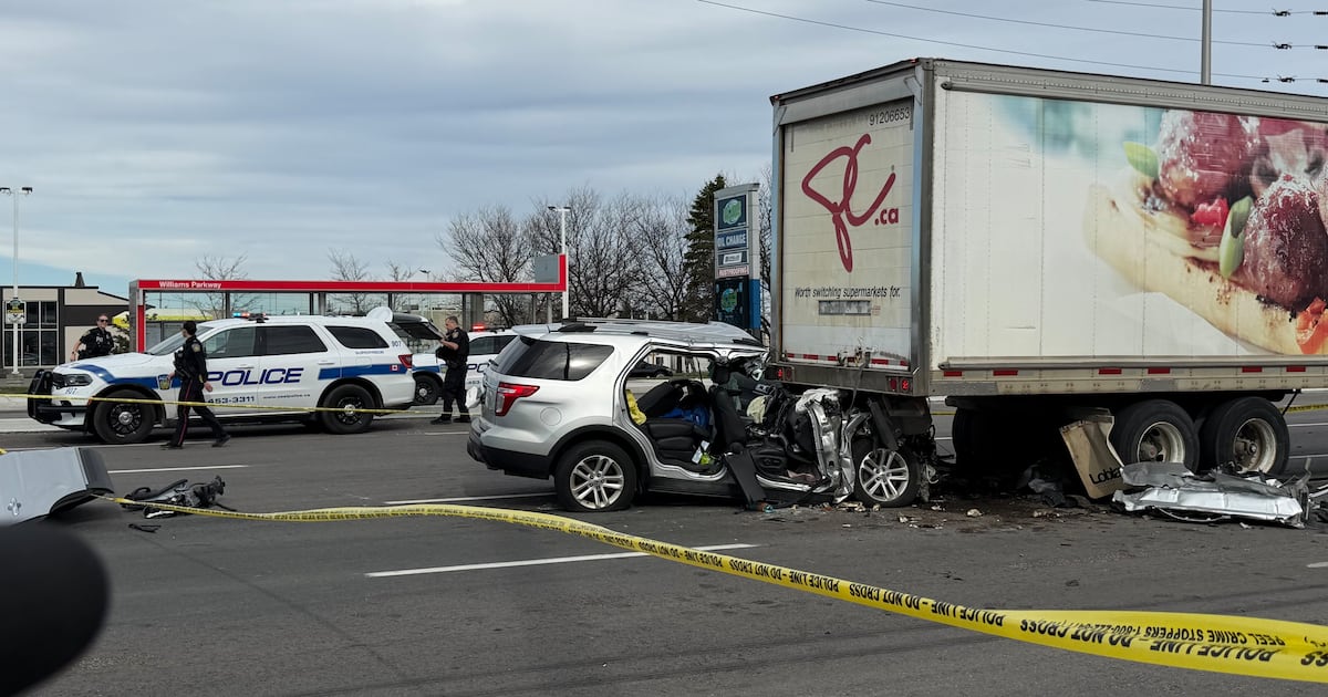 Brampton collision leaves 1 dead, another in critical condition