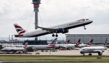 Everybody is jet fuel fighting as Hormuz blockade threatens holiday plans – POLITICO