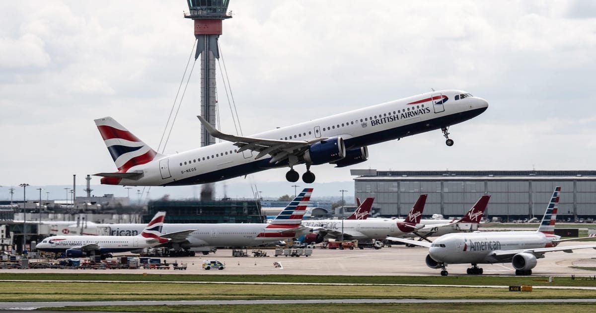 Everybody is jet fuel fighting as Hormuz blockade threatens holiday plans – POLITICO