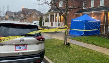 Man dead after deadly break-in east of Toronto, police searching for suspects