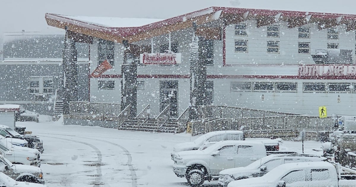 Spring storm pummels eastern Alberta with heavy snow, rain and gusty wind - CTV News