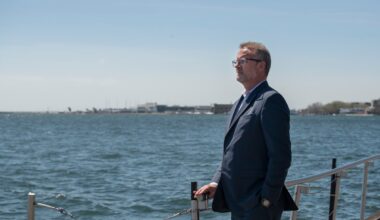 Runway at Billy Bishop could need up to 900 metres of new landmass for jets, agency says