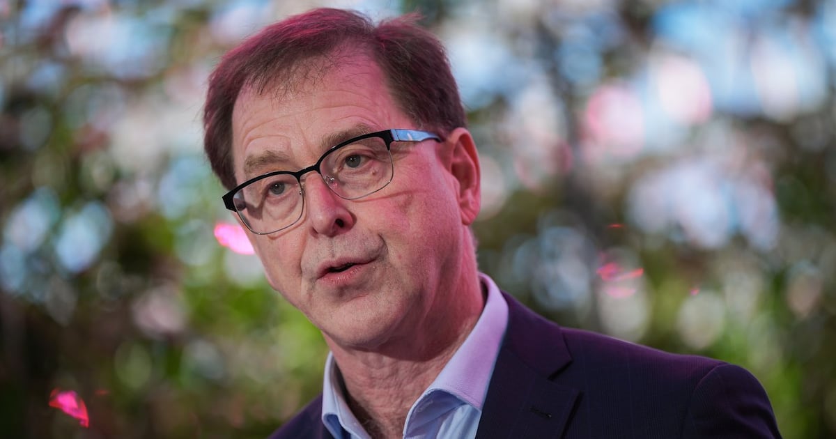 B.C. government reacts to report Ottawa favours southern pipeline route - CTV News