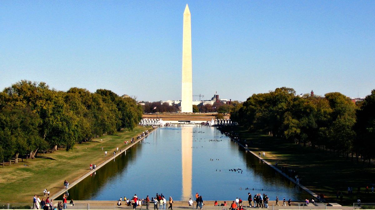 Trump giving Lincoln Memorial Reflecting Pool a blue coating – NBC4 Washington