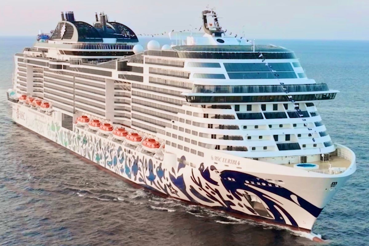 Cruise ships escape through Strait of Hormuz and will carry passengers within weeks