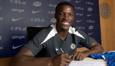 Moises Caicedo signs new Chelsea contract! | News | Official Site