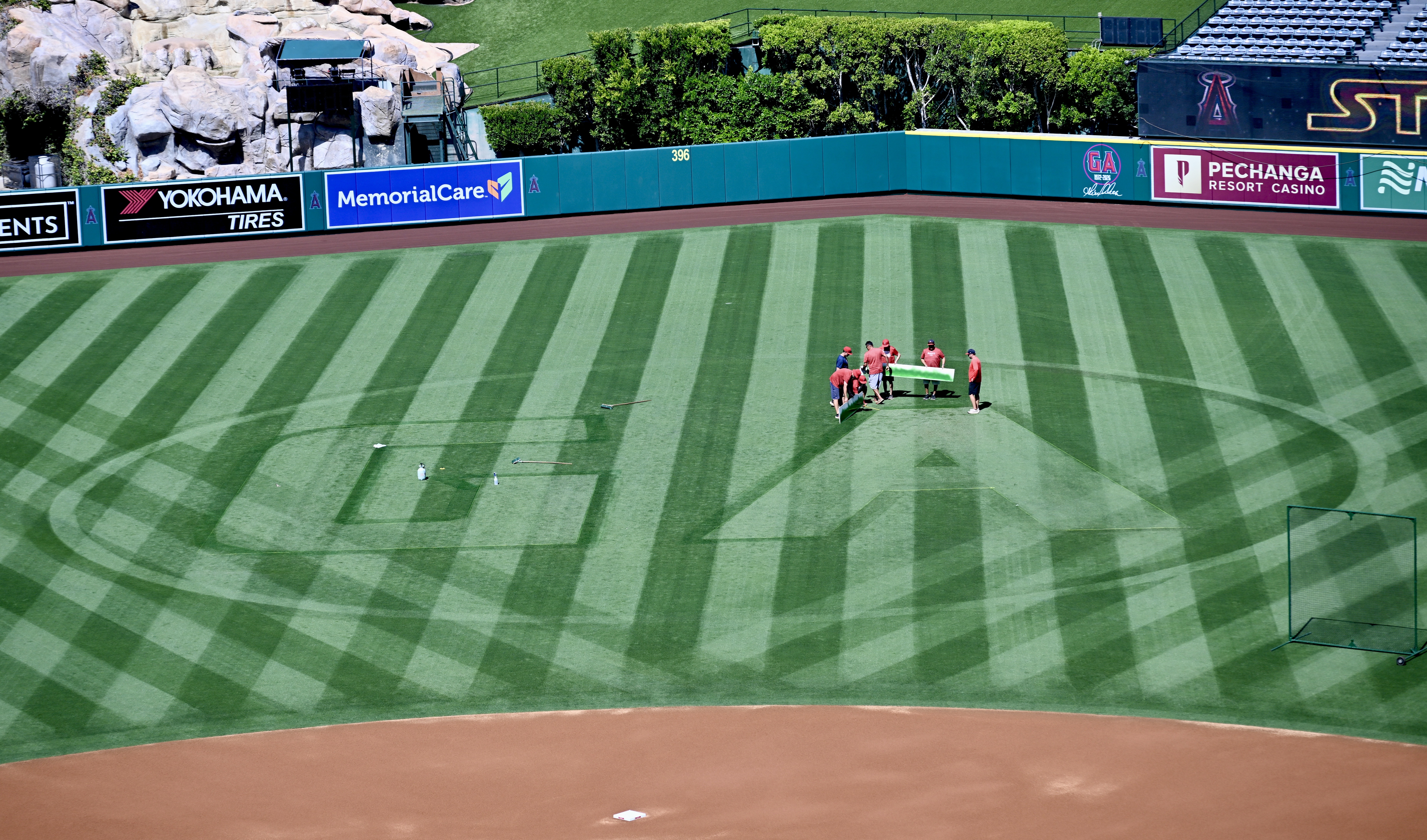 Angels ground crew honor the former angels Garret Anderson, who...