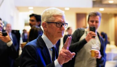 Apple CEO to step down, John Ternus to replace