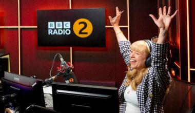 Sara Cox to host Radio 2 breakfast show – RadioToday