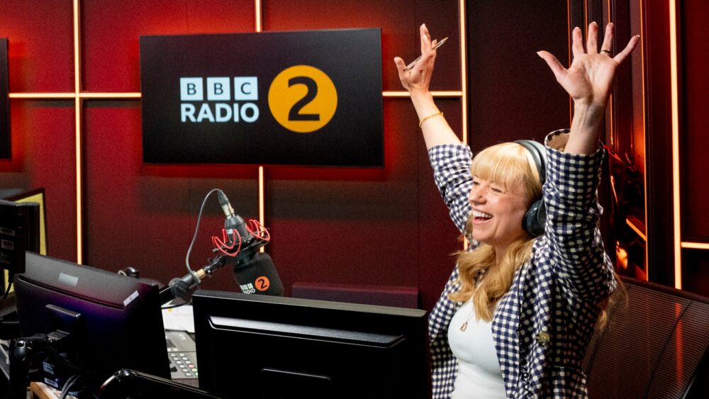 Sara Cox to host Radio 2 breakfast show – RadioToday