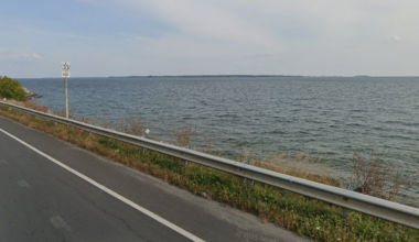 'Unknown' number of people missing after vehicle goes into lake