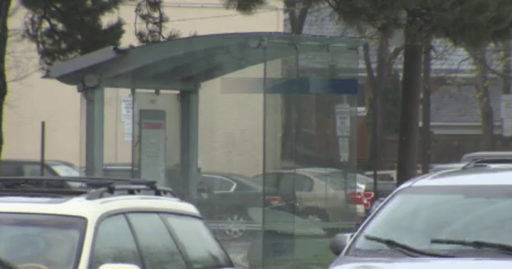 Man dead after shooting in Toronto parking lot, police search for suspects