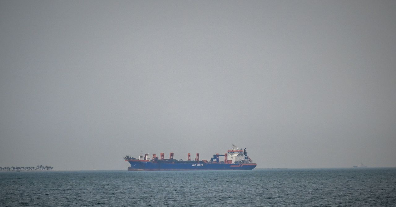 The Broken System That Keeps Shipping Crews Stranded in the Strait of Hormuz