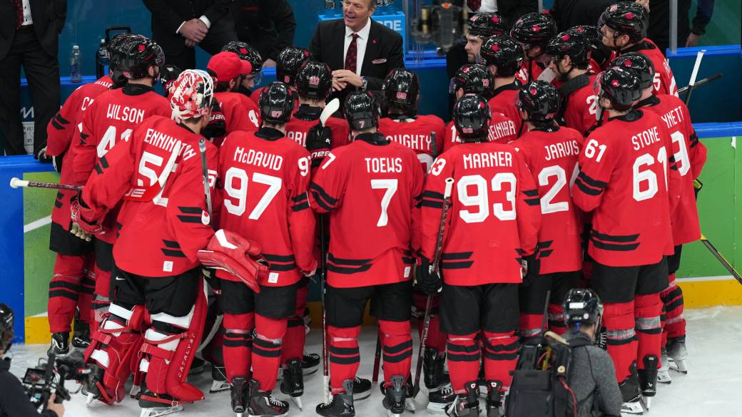 Click to play video: 'Milano-Cortina Olympics: Team Canada to take on U.S. for men’s hockey gold medal'