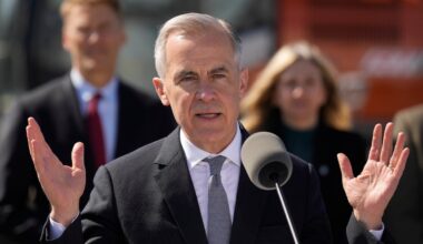 Prime ministers should have to sell assets and divest from tax havens, ethics committee recommends