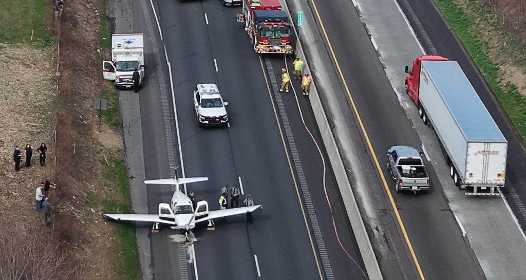 Plane lands on Interstate 78 in Lehigh County