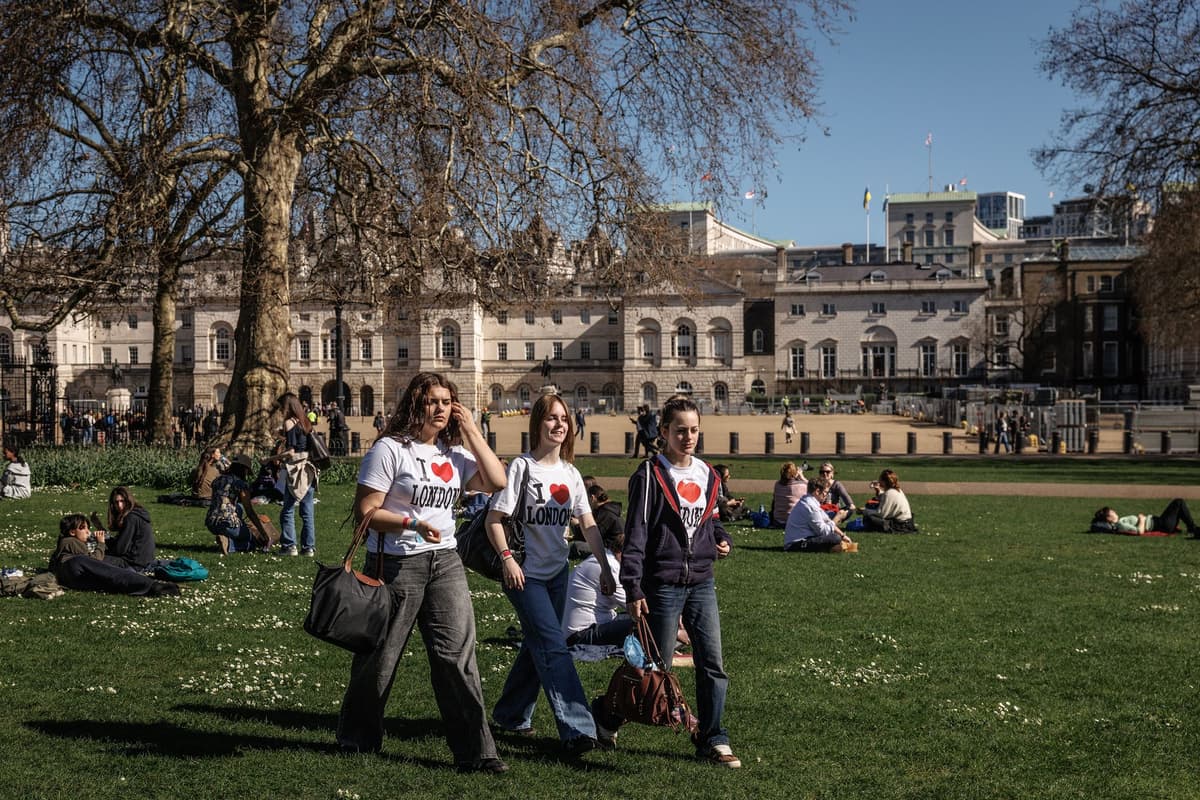 London to be hotter than Barcelona as temperatures soar to 22C - London Evening Standard