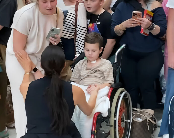 "Why Is This Being Allowed?" Meghan Markle's Behavior On Australian Tour Sparks Backlash